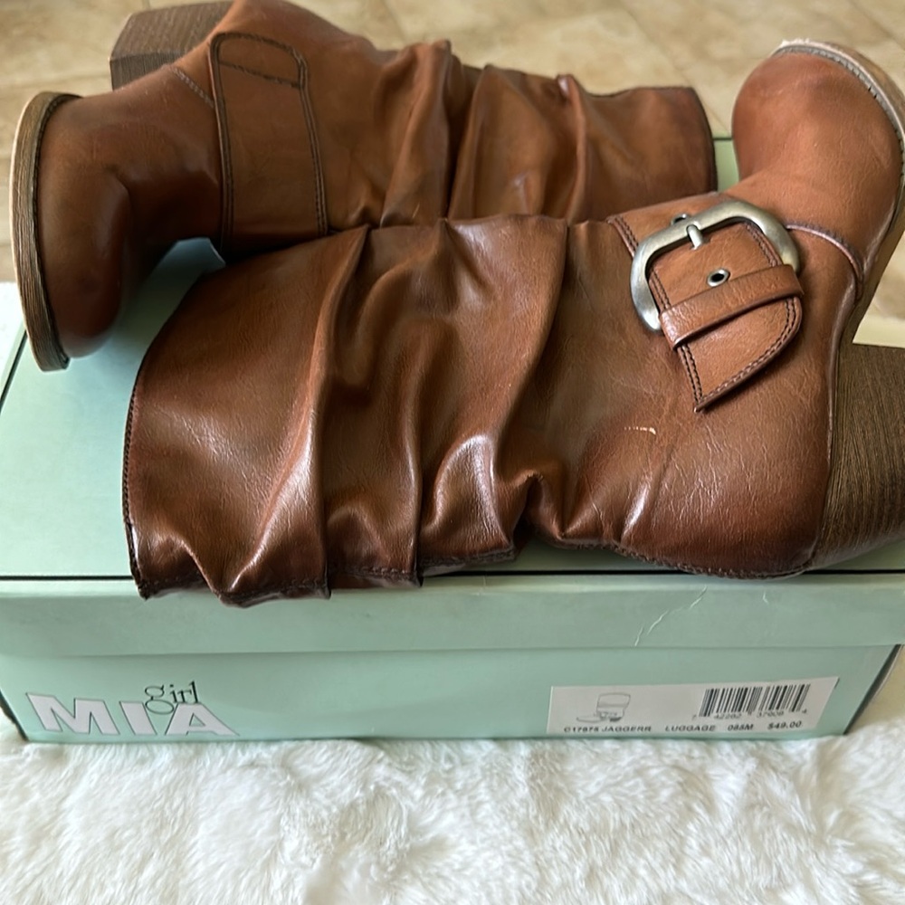 Like new condition brown leather boots. Mia Girl slouchy brown boots size 8 1/2